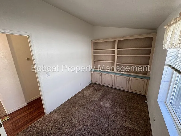 1129 Gambrel Dr — Photo 11