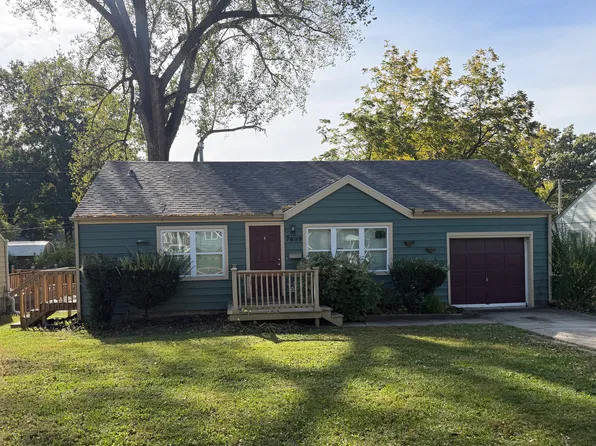 7609 W 64th Ter, Overland Park, KS 66202