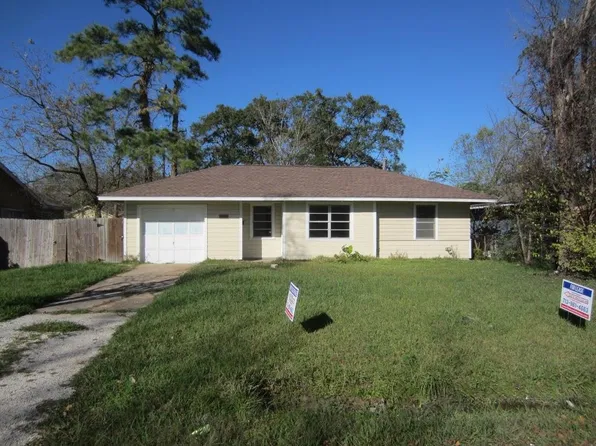 13217 Vicksburg St, Houston, TX 77015