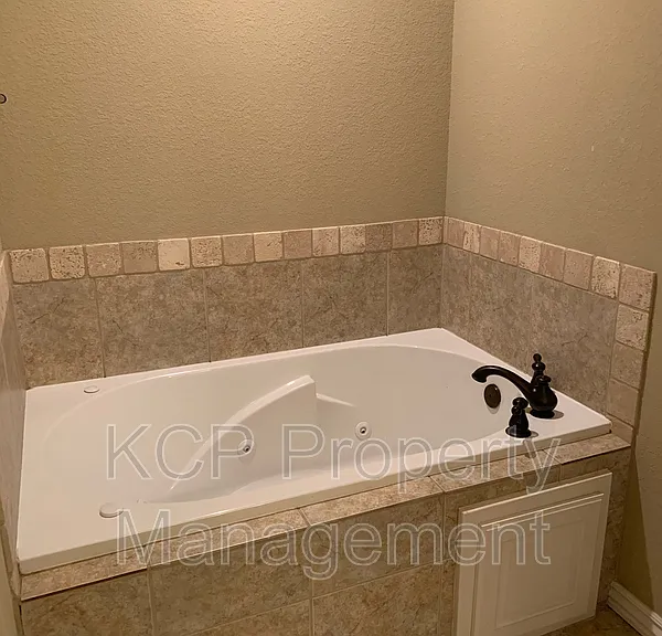 6105 Red Cedar Cir — Photo 12