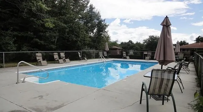 2 bed, 1.0 bath, 618 sqft, $1,550 — Photo 2