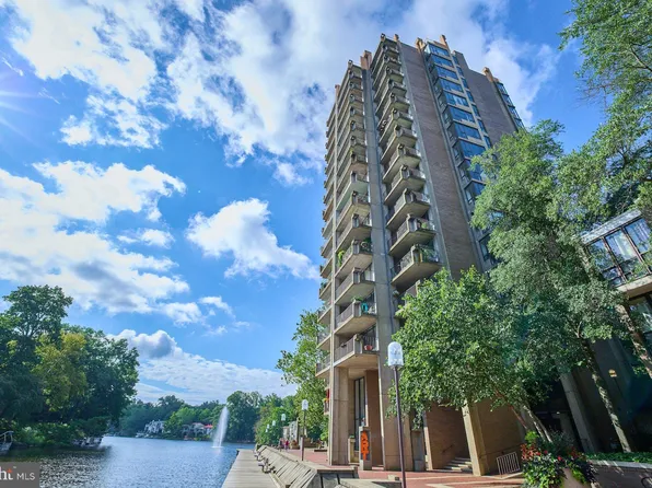 11400 Washington Plz W APT 205, Reston, VA 20190