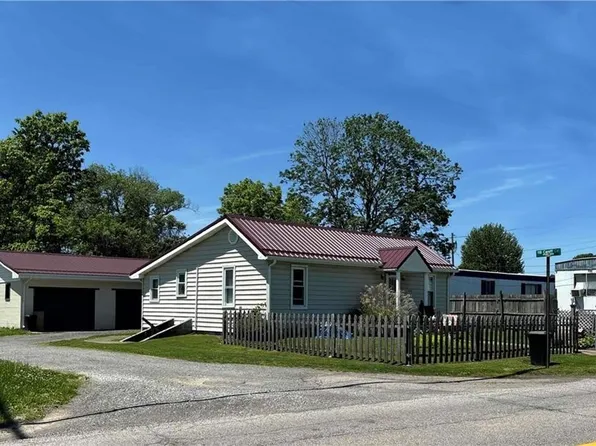 403 Lee Rd, Follansbee, WV 26037