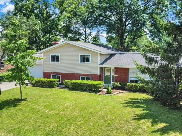 1441 Hunter Pl, Columbus, IN 47203