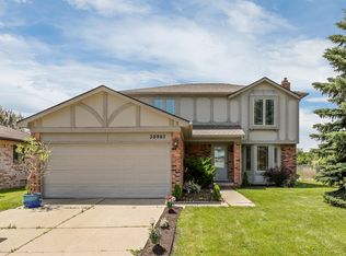 38967 Harrison Dr, Sterling Heights, MI 48310