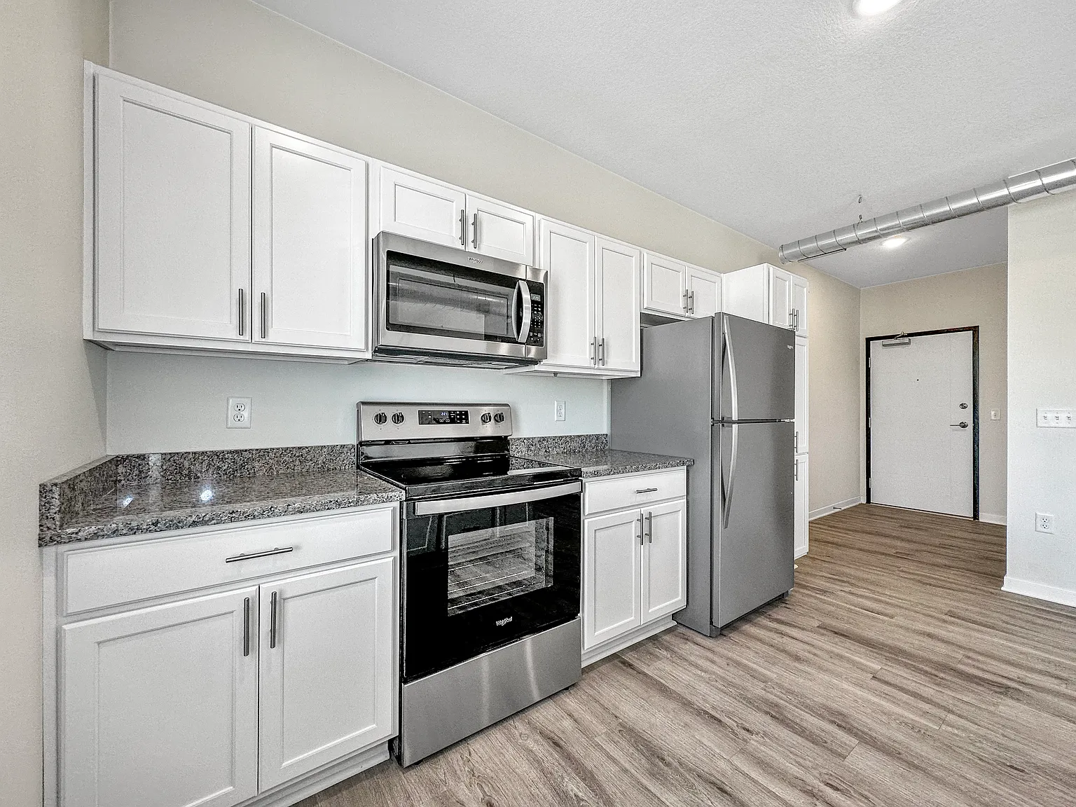 1 bed, 717 sqft, $1,200 — Photo 3