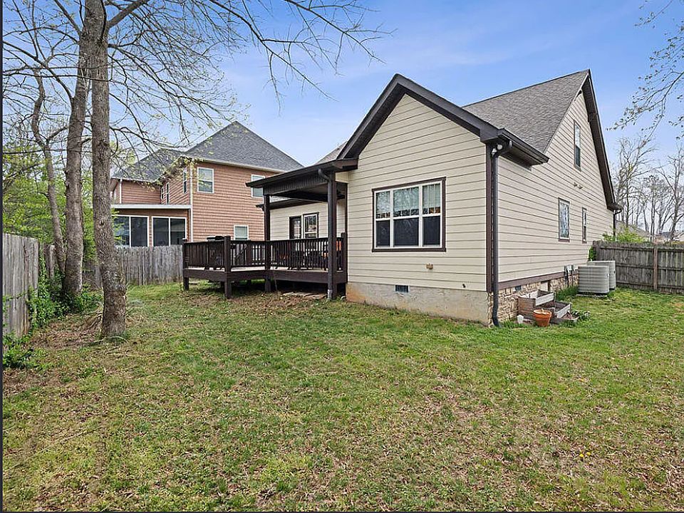 2nd image of 1857 Holly Oak Ln