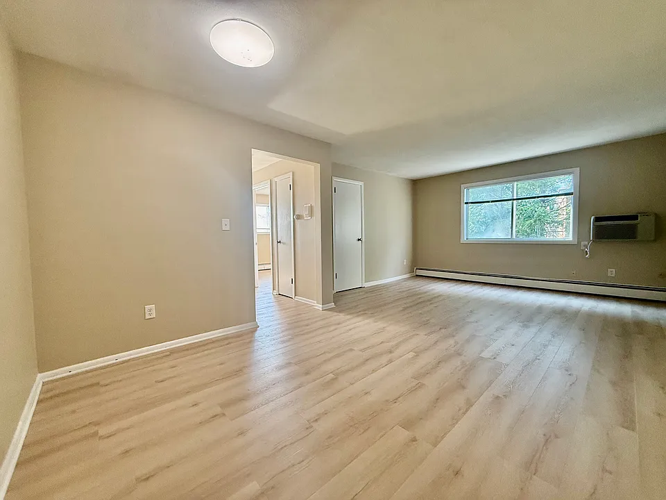 69 Newton St #9