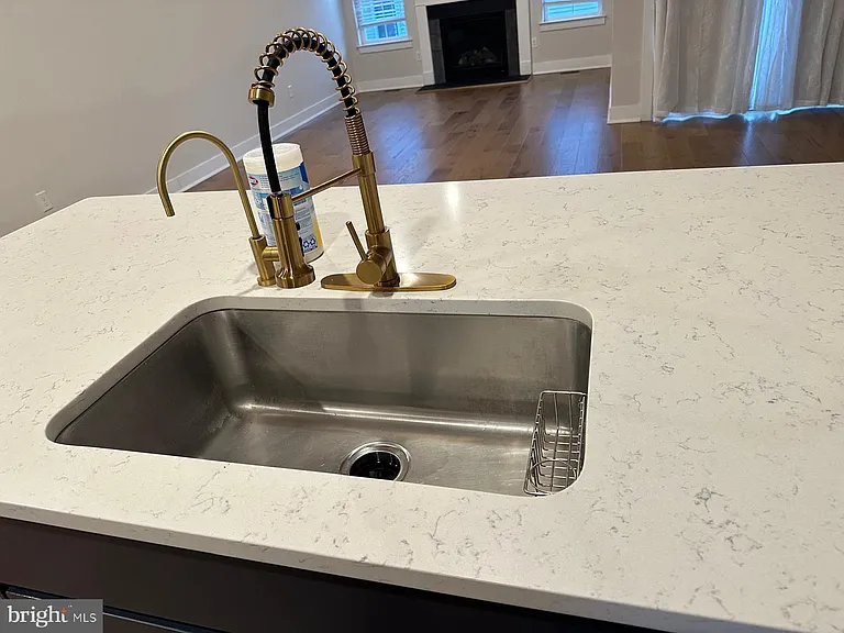 702 Peony Ln — Photo 18