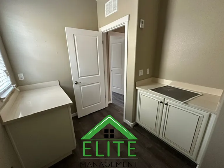 1084 Navigator Dr — Photo 34