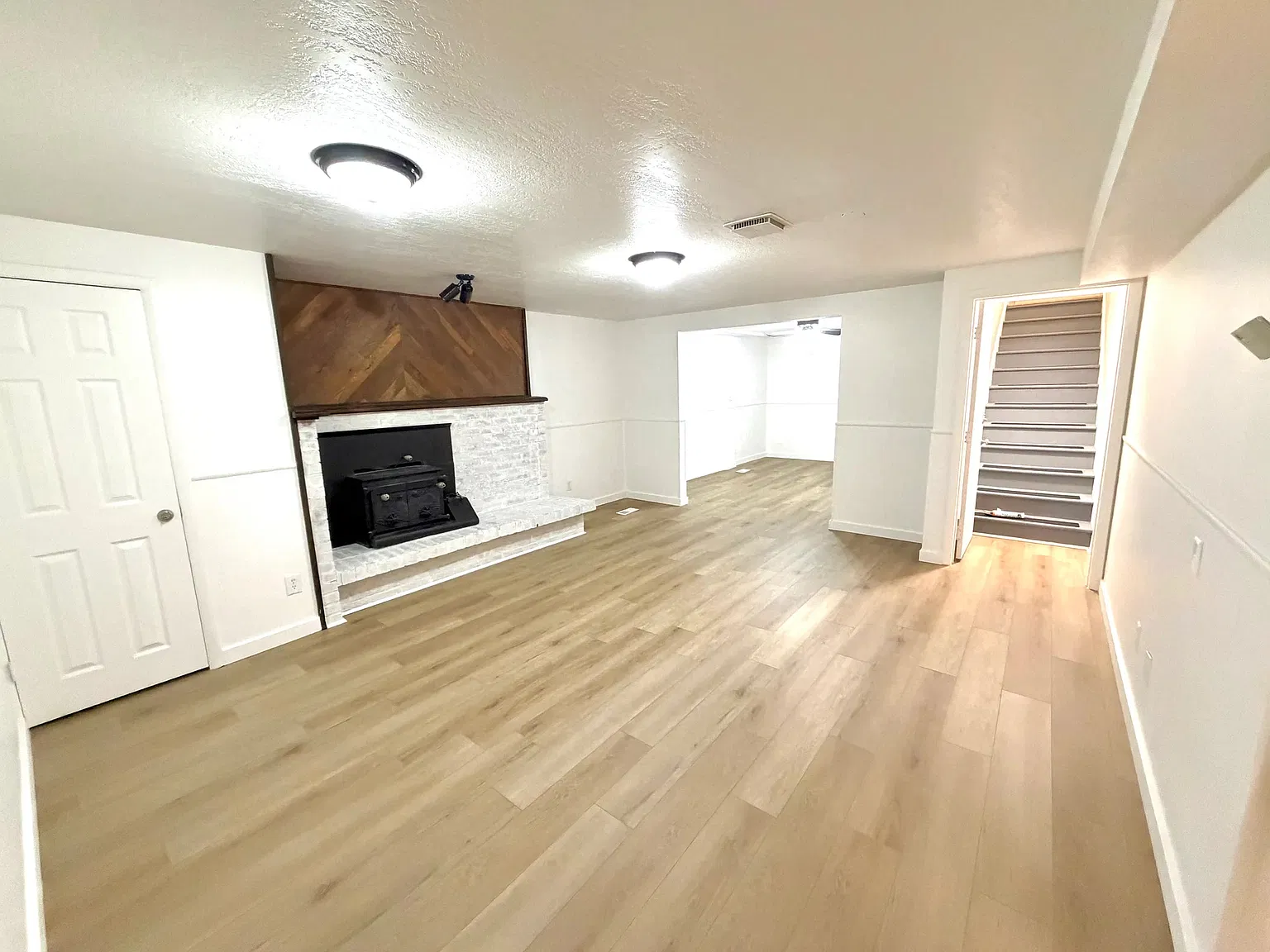 2 bed, 1156 sqft, $2,200 — Photo 1