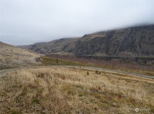 36 Hugo Rd, Chelan, WA 98816