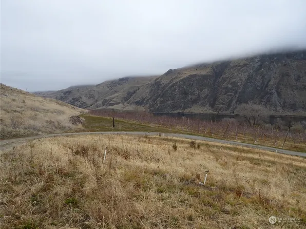 36 Hugo Road, Chelan, WA 98816