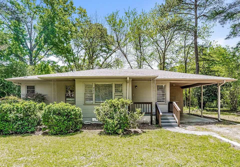 711 Sunny Lane Dr