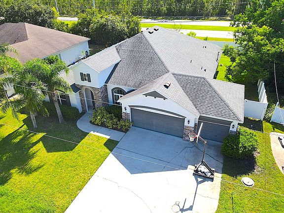 4th image of 24 E Diamond Dr