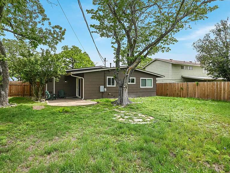 511 Arbor Ln — Photo 38