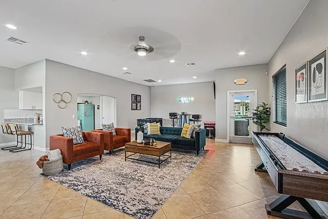 The Cove Apartments — Photo 10