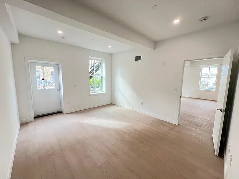 141 Christopher Columbus Dr #2 — Photo 7