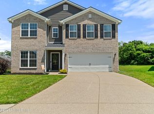 6719 Meadow Park Dr, Louisville, KY 40291