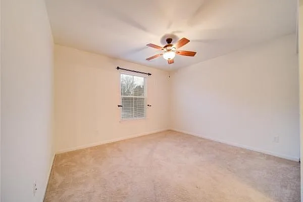 100 Sophie Ct — Photo 25