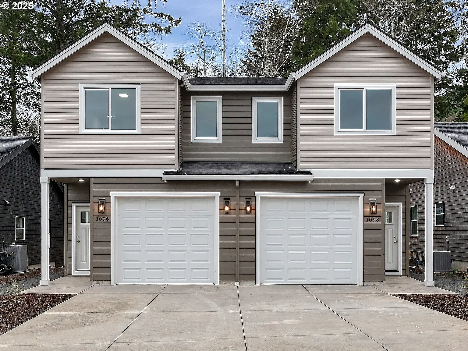 3 bed, 2.5 bath, 1600 sqft, $2,599 — Photo 1