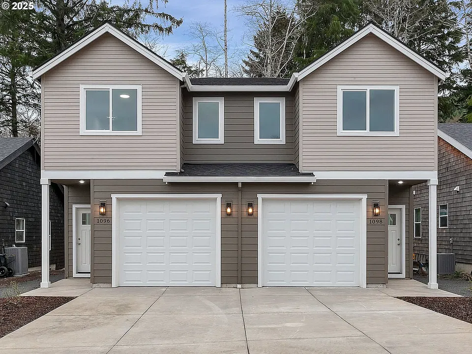 1096 NE 12th Ave