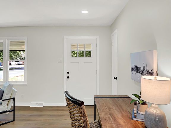 4th image of 3031 S Kercheval Dr