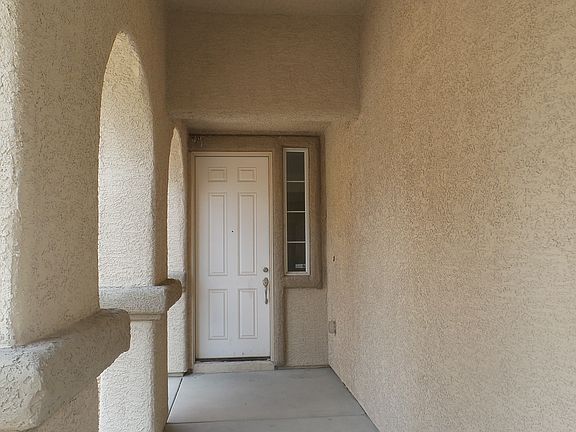 3rd image of 212 Sierra Breeze Ave