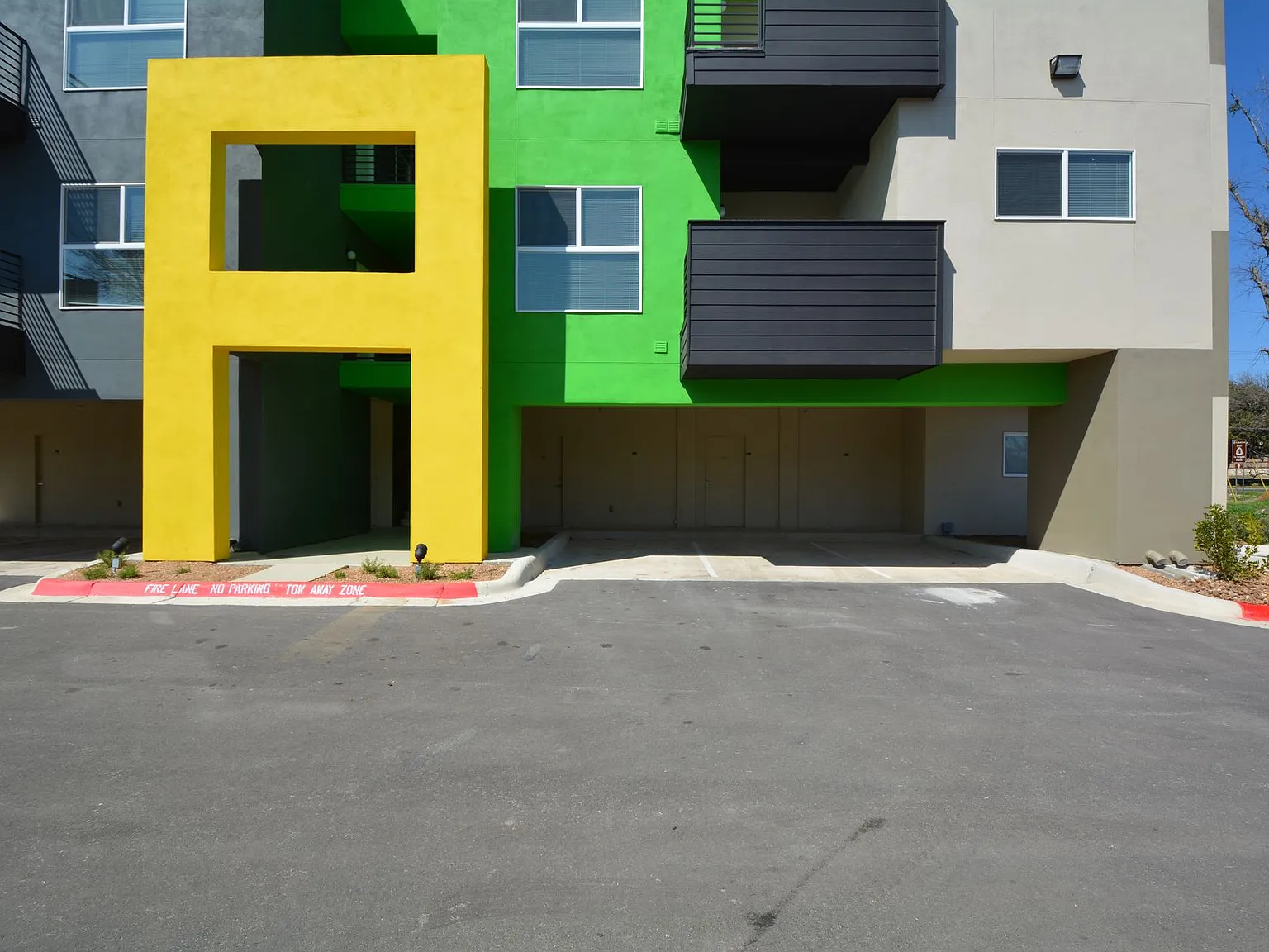Green Spring Apartments — Photo 4