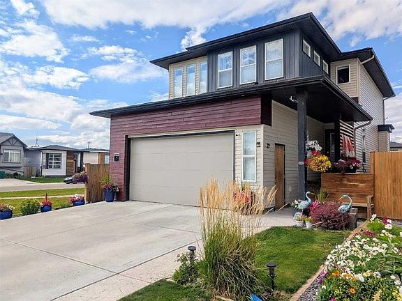 3rd image of 7 S Greywolf Rd N