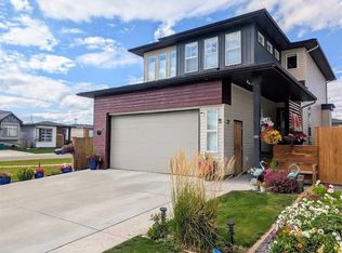 7 S Greywolf Rd N, Lethbridge, AB T1H7E8