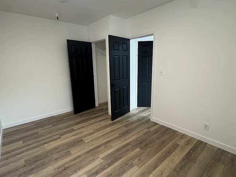 17 SW 2nd Ave #202 — Photo 5