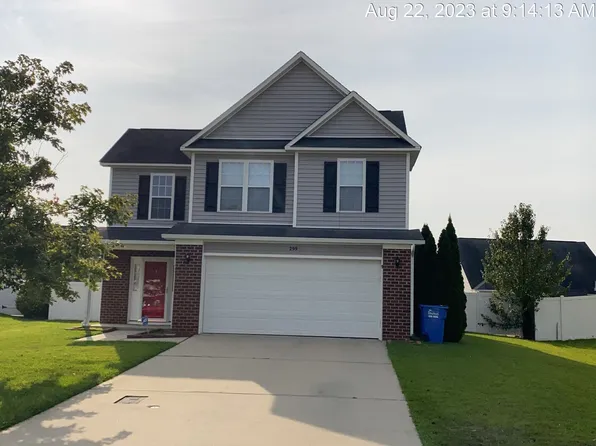 299 Ranier Dr, Raeford, NC 28376