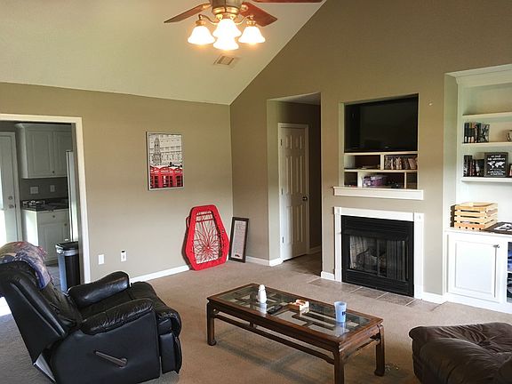 2nd image of 205 Eagles Nest Ln