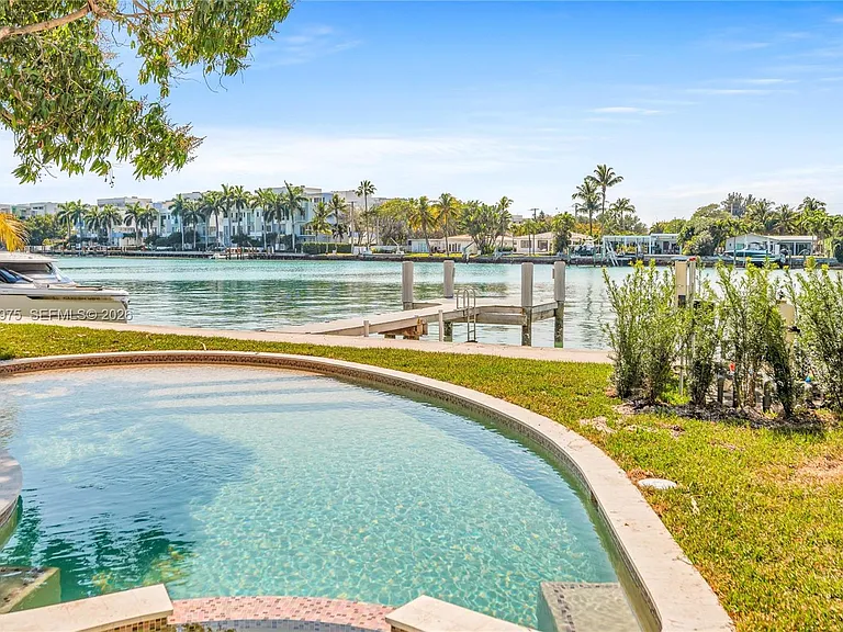 1170 S Biscayne Point Rd — Photo 40