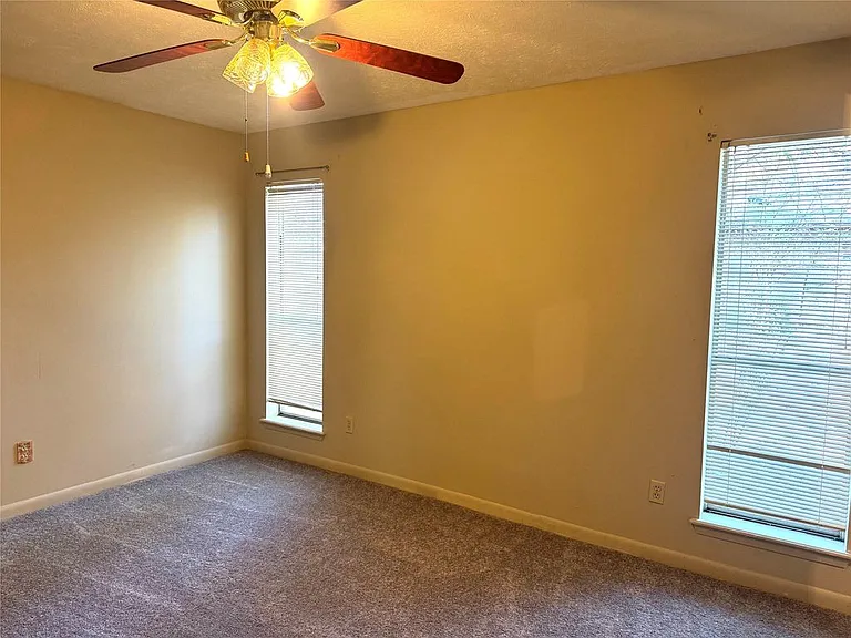 3001 Brook Dr — Photo 7