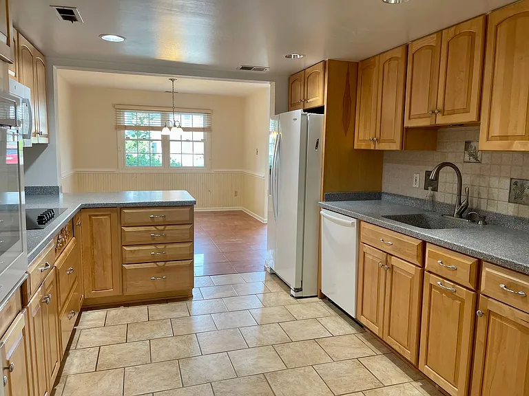 2402 Whaler Ct — Photo 7