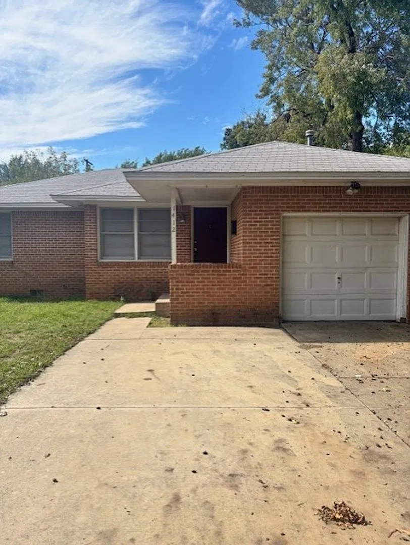 3 bed, 1 bathroom home near the University of Oklahoma campus — Photo 1