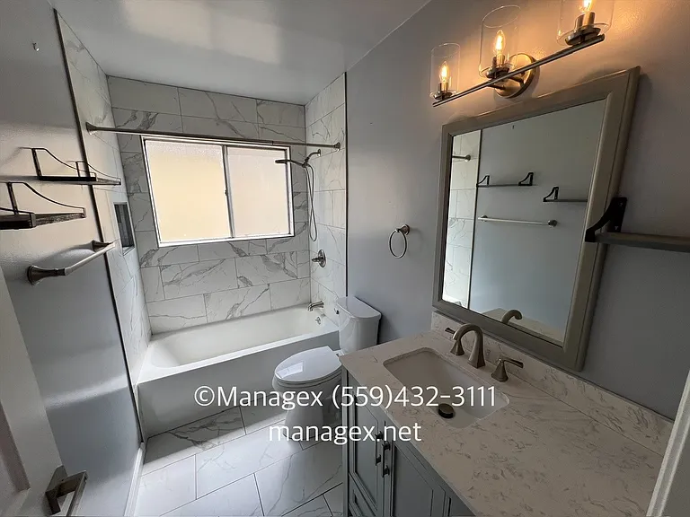 5090 N Roosevelt Ave #7 — Photo 8