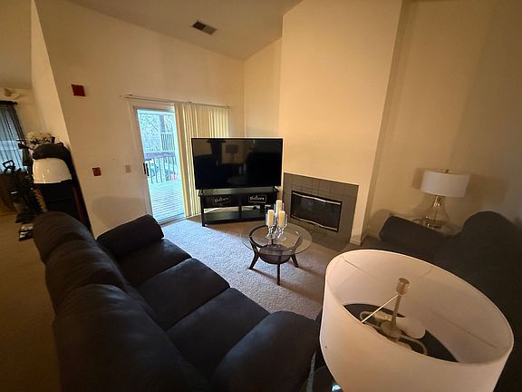 4th image of 10051 W Lisbon Ave #10079