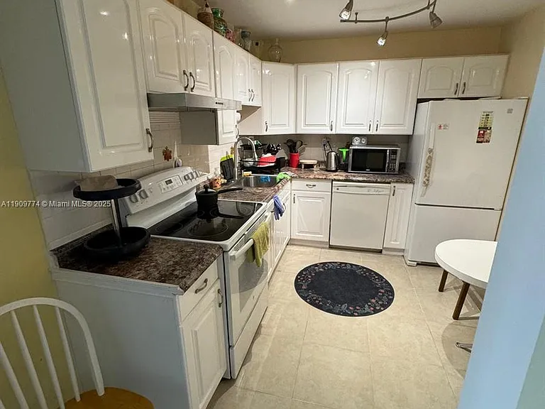 1833 S Ocean Dr #308 — Photo 5