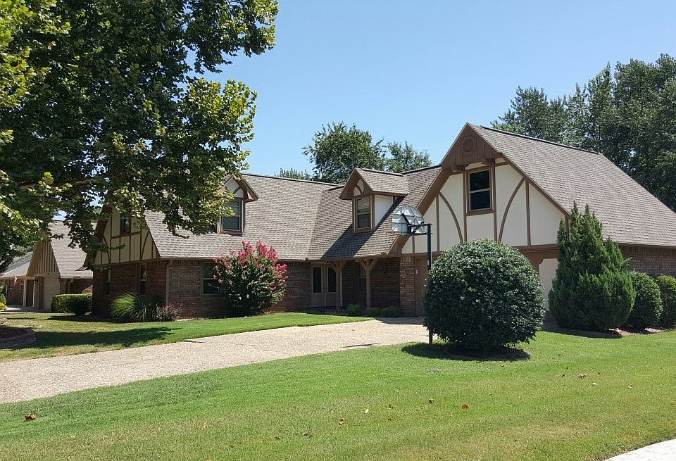 1st image of 2512 W Orleans Dr
