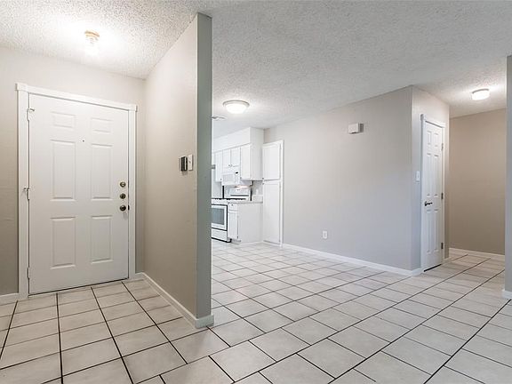 5th image of 2311 Burleson Rd #B