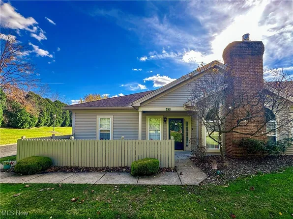 47 Woodland Chase Blvd, Niles, OH 44446
