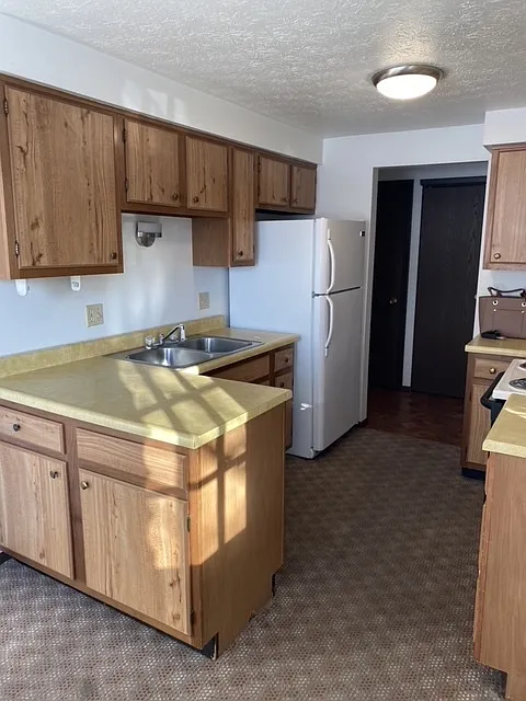 2 bed, 1.0 bath, 750 sqft, $840 — Photo 2