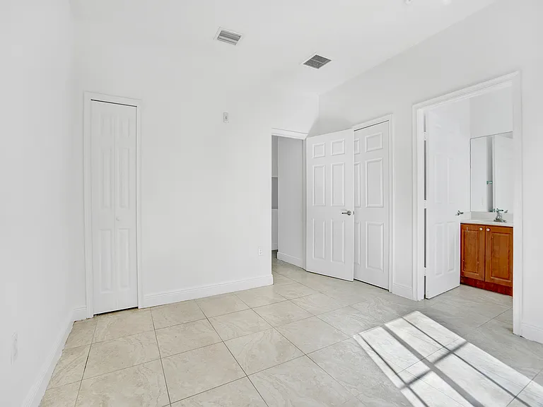 18110 NW 59th Ave #201-18110-201 — Photo 10