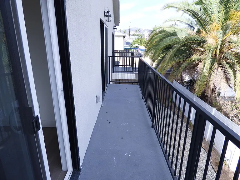1258 N Hobart Blvd — Photo 8