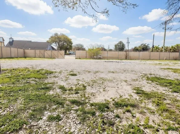 11211 Kittybrook Ln, Houston, TX 77071