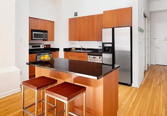 3rd image of 252 7th Ave APT 7T