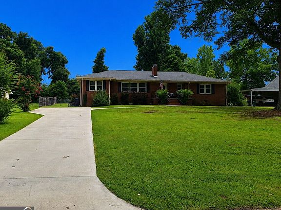 2nd image of 503 Crestview Ln